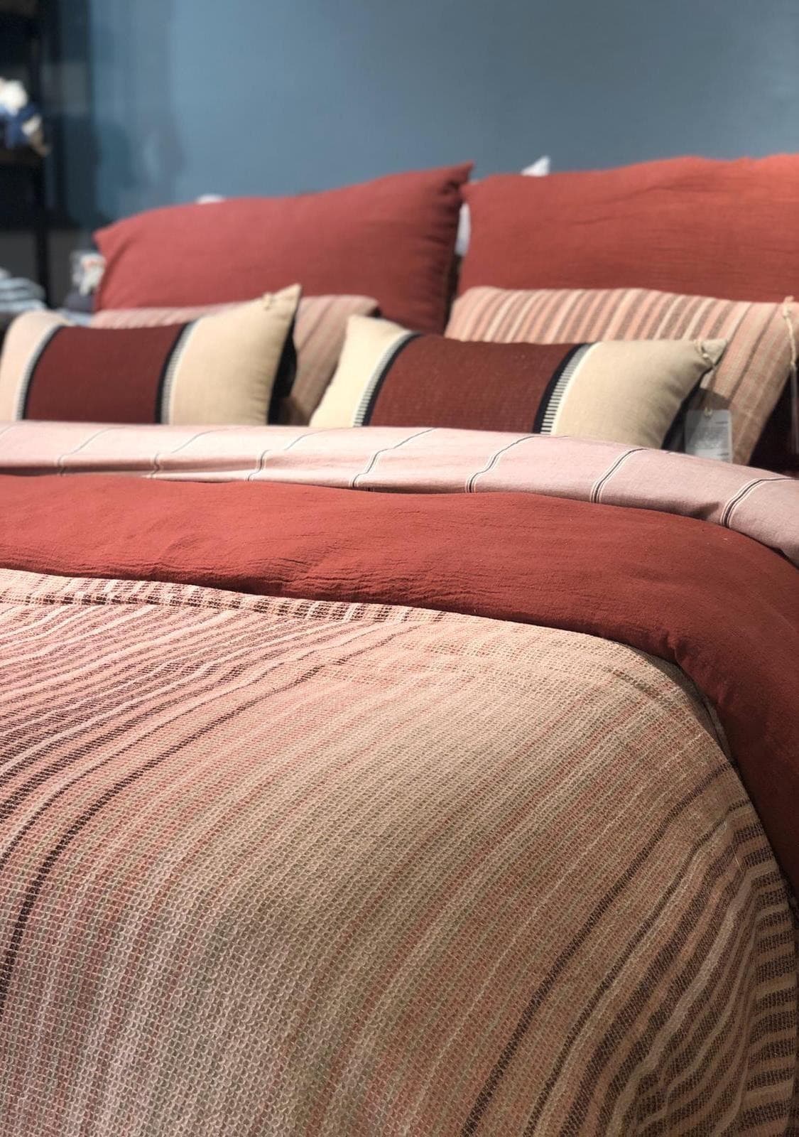 Linen bedding